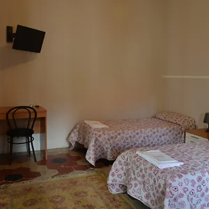 https://villa-cheta.italymilanhotels.net
